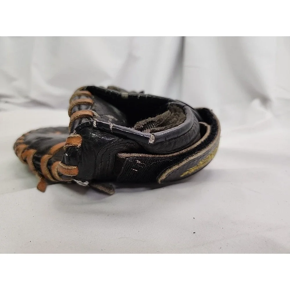 Akadema AHC94 Prodigy Series‎ 11.5